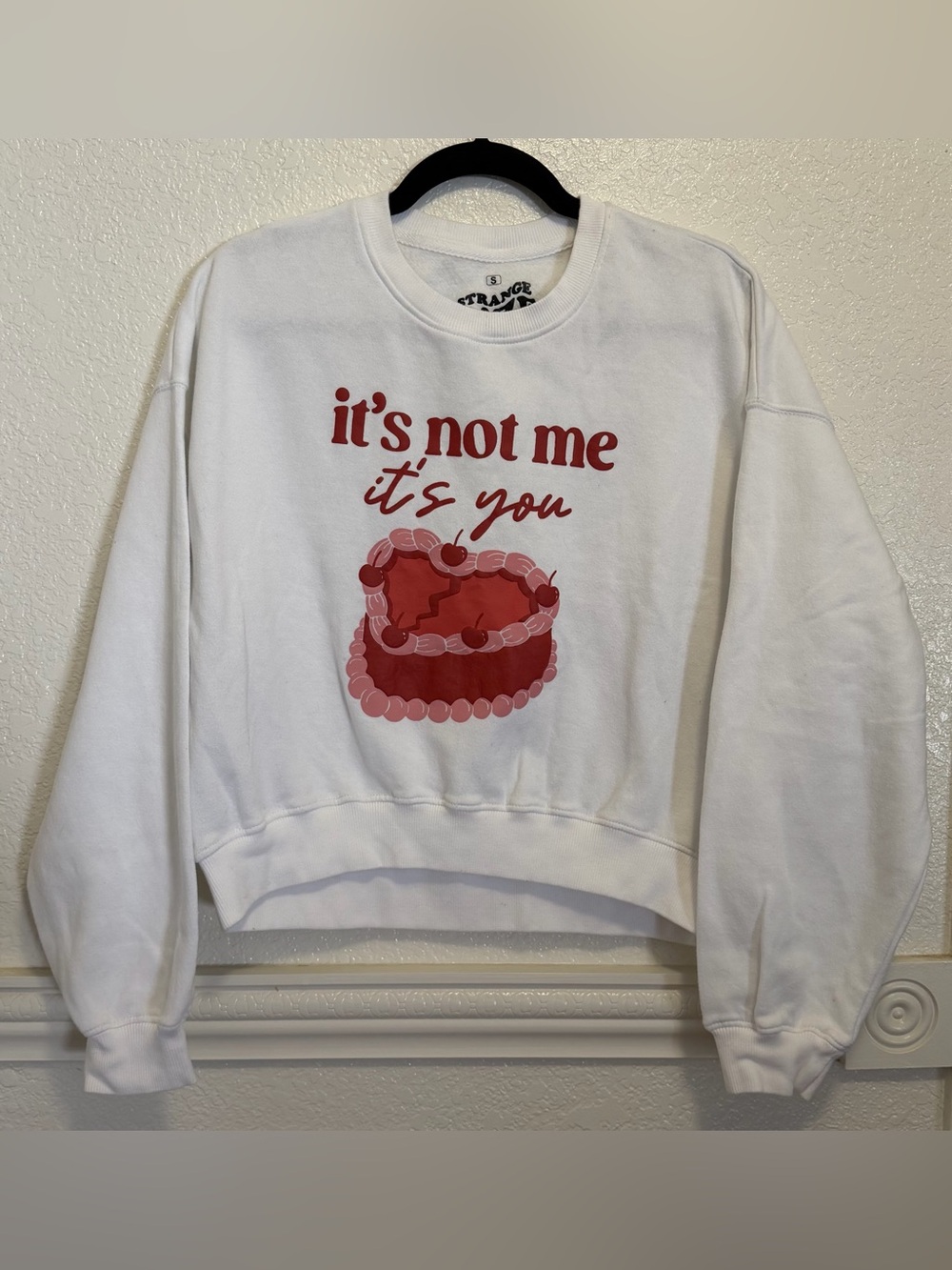 💔 “It’s Not Me, It’s You” Cropped Graphic Sweatshirt – Girl Power Vibes 💔 - Picture 2 of 4